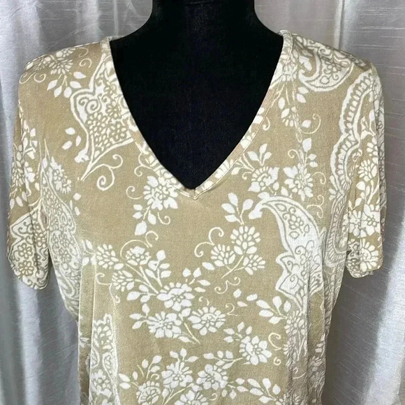 Pretty Jaclyn Smith Large Tan/White Short Sleeve All Over Print Shimmery Blouse - Picture 1 of 9
